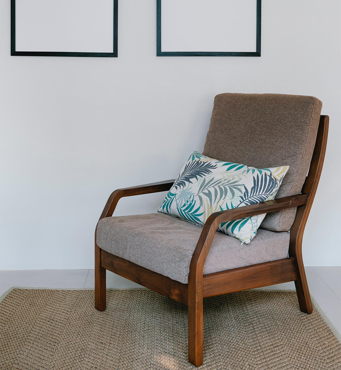 classic living room single chair